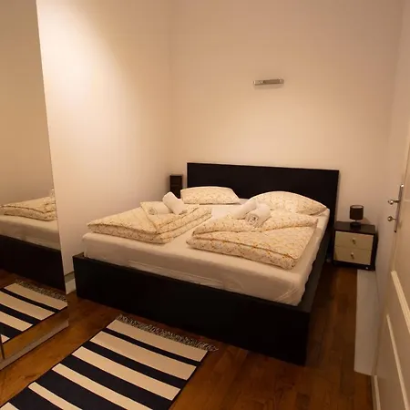 Alessia In The Old Town דירה *